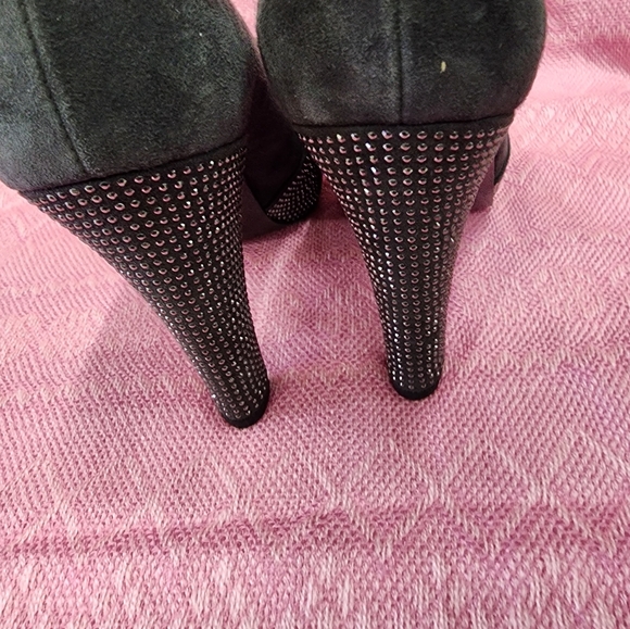 Stuart Weitzman Charcoal Peep Toe Jeweled …size 7.5 - Picture 8 of 16